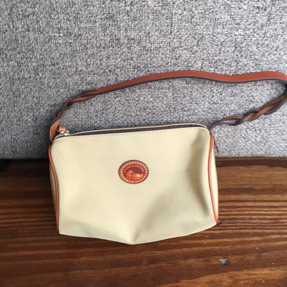 Dooney & Bourke pocketbook